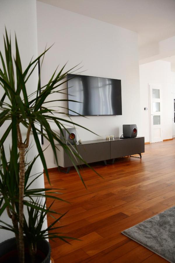 Premium Apartment Near Banska Bystrica Square With Two Big Bedrooms Kültér fotó