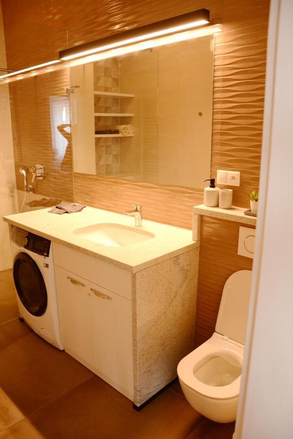 Premium Apartment Near Banska Bystrica Square With Two Big Bedrooms Kültér fotó